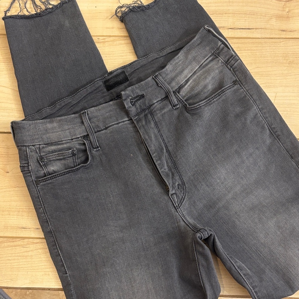 MOTHER High Waisted Ankle Fray Jeans - Gray